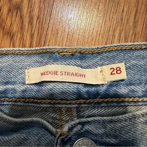 Levi’s Blue Wedgie Straight 100% Cotton Denim Jeans Size 28 High Rise - Picture 6 of 10